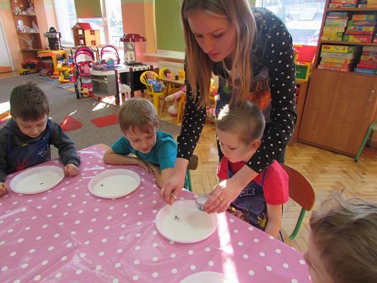 Grafika #6: 17.02.2016 - Zabawy i doświadczenia chemiczne z kolorami