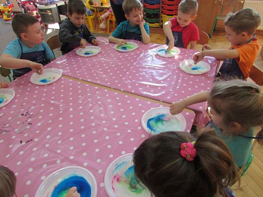 Grafika #8: 17.02.2016 - Zabawy i doświadczenia chemiczne z kolorami