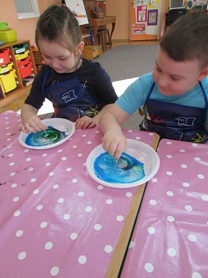 Grafika #11: 17.02.2016 - Zabawy i doświadczenia chemiczne z kolorami