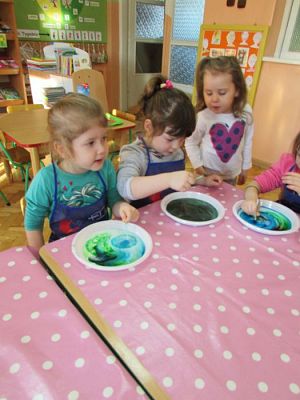 Grafika #12: 17.02.2016 - Zabawy i doświadczenia chemiczne z kolorami