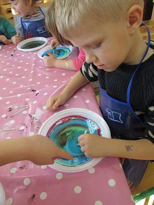 Grafika #13: 17.02.2016 - Zabawy i doświadczenia chemiczne z kolorami