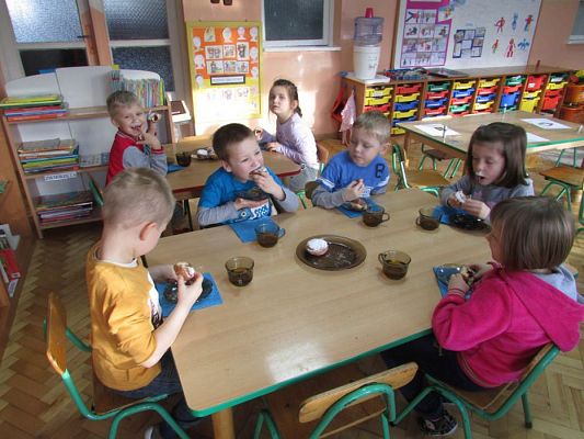 Grafika #12: 04.02.2016 - Tłusty Czwartek