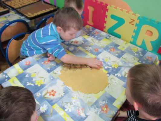 Grafika #4: 15.01.2016 - Pieczemy ciasteczka dla babci i dziadka-Średniaki