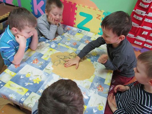 Grafika #6: 15.01.2016 - Pieczemy ciasteczka dla babci i dziadka-Średniaki