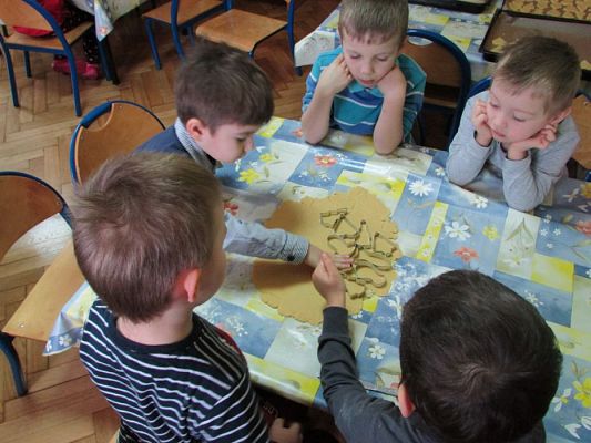 Grafika #7: 15.01.2016 - Pieczemy ciasteczka dla babci i dziadka-Średniaki