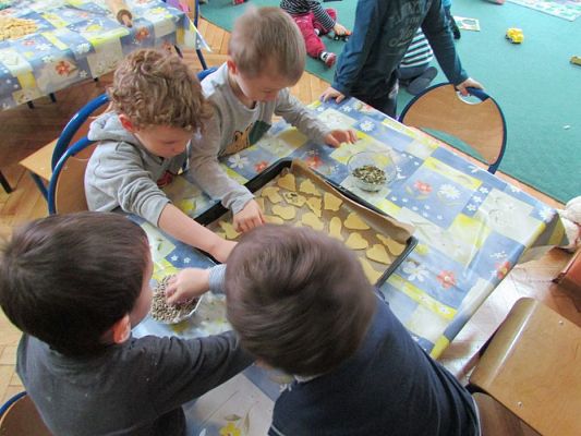 Grafika #12: 15.01.2016 - Pieczemy ciasteczka dla babci i dziadka-Średniaki