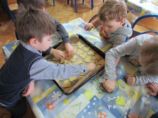 Grafika #13: 15.01.2016 - Pieczemy ciasteczka dla babci i dziadka-Średniaki