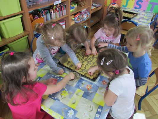 Grafika #14: 15.01.2016 - Pieczemy ciasteczka dla babci i dziadka-Średniaki