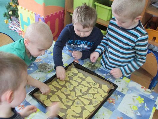 Grafika #17: 15.01.2016 - Pieczemy ciasteczka dla babci i dziadka-Średniaki