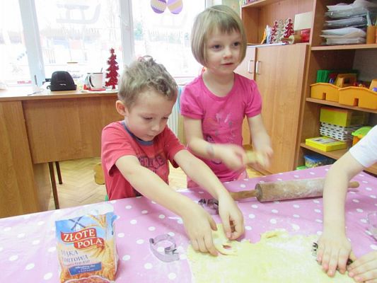 Grafika #3: 14.01.2016 - Pieczemy ciasteczka dla babci i dziadka-Starszaki