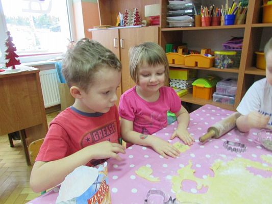 Grafika #6: 14.01.2016 - Pieczemy ciasteczka dla babci i dziadka-Starszaki