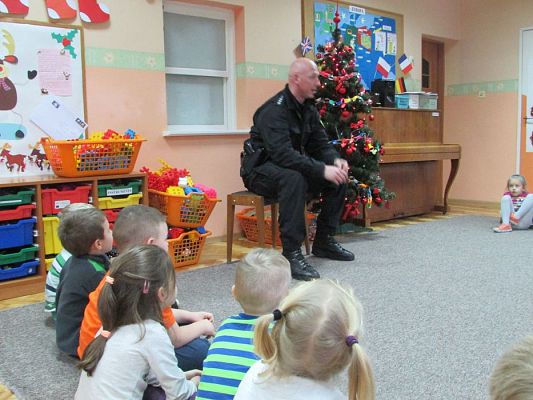 Grafika #6: 17.12.2015 - Spotkanie z policjantem