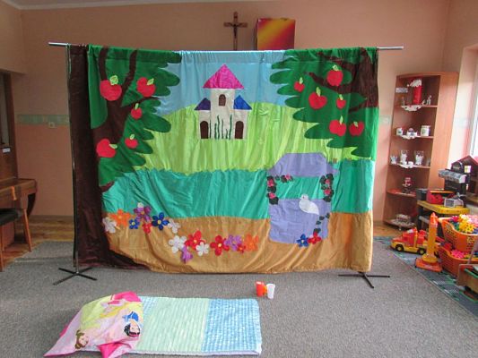 Grafika #0: 04.12.2015 - Przedstawienie "Królewna Śnieżka"