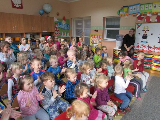 Grafika #11: 04.12.2015 - Przedstawienie "Królewna Śnieżka"