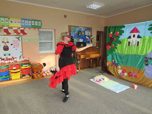 Grafika #14: 04.12.2015 - Przedstawienie "Królewna Śnieżka"