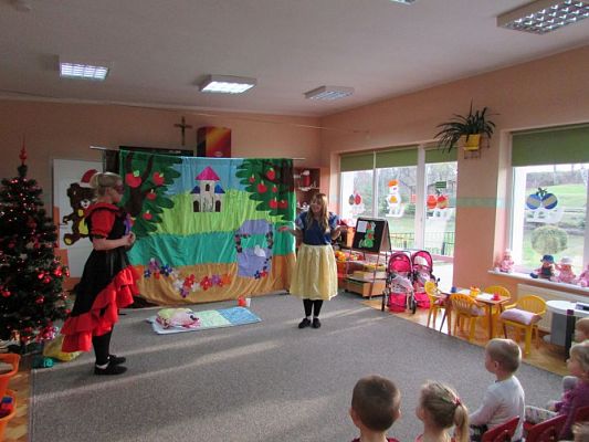 Grafika #19: 04.12.2015 - Przedstawienie "Królewna Śnieżka"