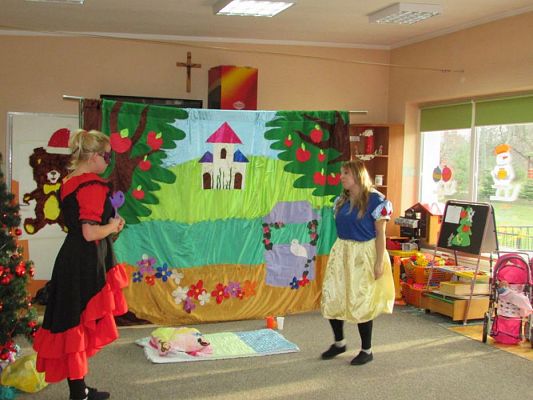 Grafika #20: 04.12.2015 - Przedstawienie "Królewna Śnieżka"