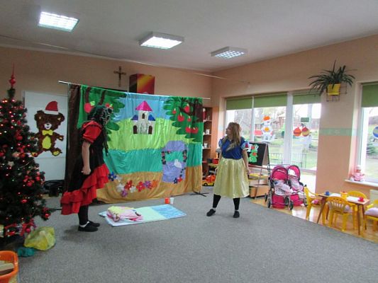 Grafika #47: 04.12.2015 - Przedstawienie "Królewna Śnieżka"