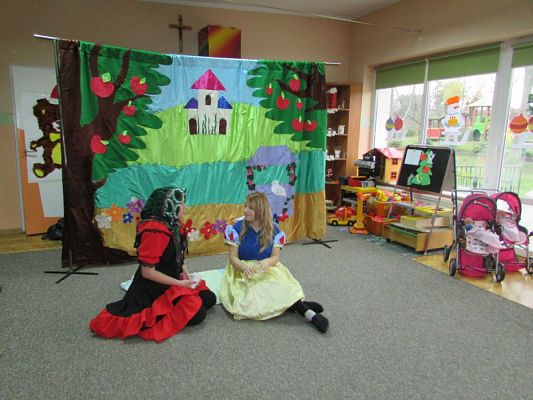 Grafika #49: 04.12.2015 - Przedstawienie "Królewna Śnieżka"