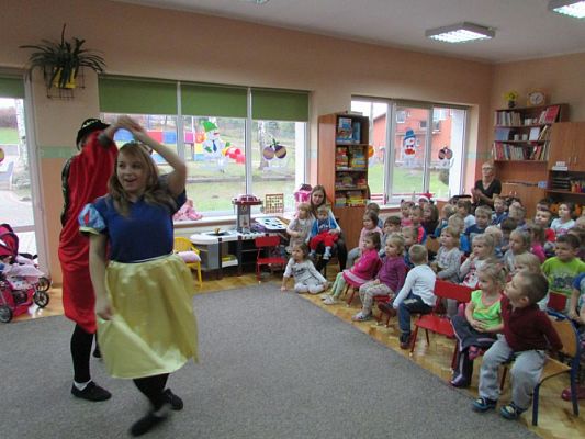 Grafika #60: 04.12.2015 - Przedstawienie "Królewna Śnieżka"