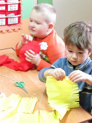 Grafika #6: 05.11.2015 Warsztaty z papieroplastyki w gr.II