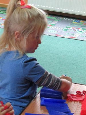 Grafika #9: 05.11.2015 Warsztaty z papieroplastyki w gr.II