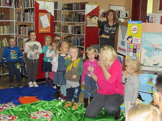 Grafika #13: 04.11.2015 - Warsztaty teatralne w Bibliotece Gminnej w Wicku