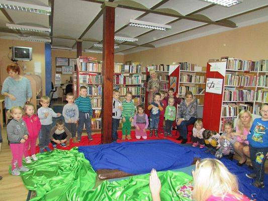 Grafika #22: 04.11.2015 - Warsztaty teatralne w Bibliotece Gminnej w Wicku