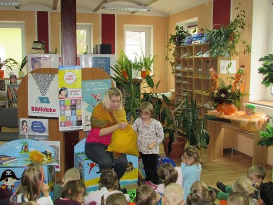 Grafika #39: 04.11.2015 - Warsztaty teatralne w Bibliotece Gminnej w Wicku