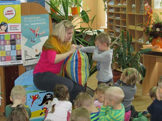 Grafika #42: 04.11.2015 - Warsztaty teatralne w Bibliotece Gminnej w Wicku