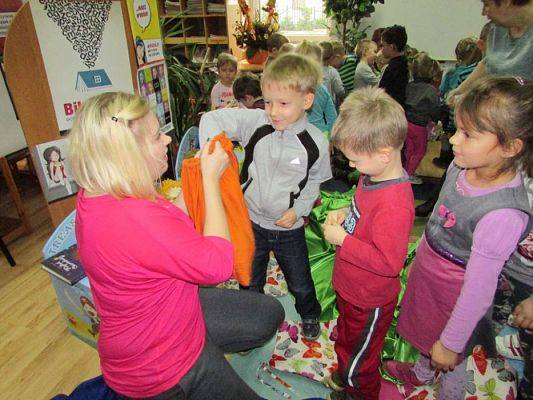 Grafika #49: 04.11.2015 - Warsztaty teatralne w Bibliotece Gminnej w Wicku