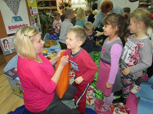 Grafika #50: 04.11.2015 - Warsztaty teatralne w Bibliotece Gminnej w Wicku