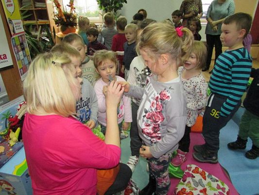 Grafika #54: 04.11.2015 - Warsztaty teatralne w Bibliotece Gminnej w Wicku