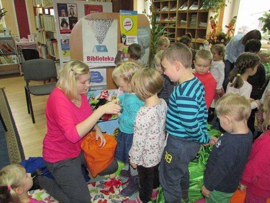 Grafika #55: 04.11.2015 - Warsztaty teatralne w Bibliotece Gminnej w Wicku