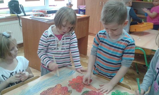 Grafika #4: 27.10.2015 - Warsztaty teatralno-plastyczne "Idzie zima-chudy nie przetrzyma"