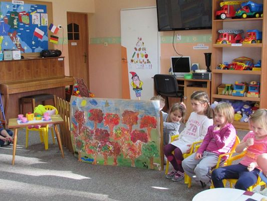 Grafika #26: 27.10.2015 - Warsztaty teatralno-plastyczne "Idzie zima-chudy nie przetrzyma"