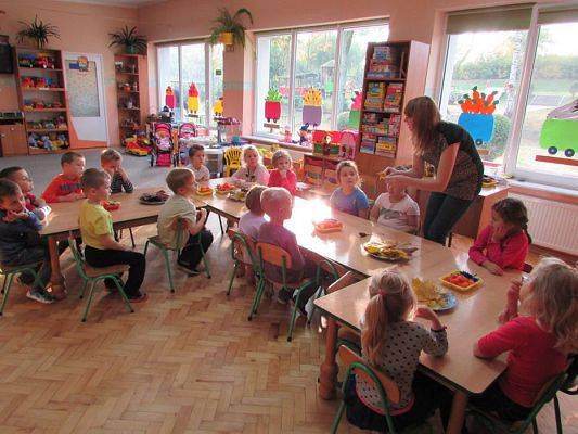 Grafika #14: 20.10.2015-Warsztaty plastyczne pn."Jesienne bukiety z liści"