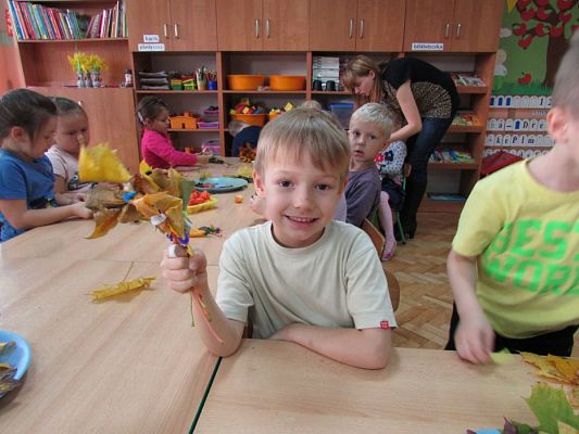 Grafika #30: 20.10.2015-Warsztaty plastyczne pn."Jesienne bukiety z liści"