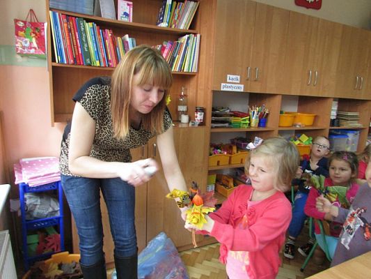 Grafika #35: 20.10.2015-Warsztaty plastyczne pn."Jesienne bukiety z liści"