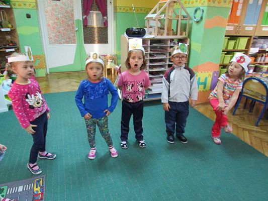 Grafika #4: "Jarzynowe kukiełki" - zabawy głosem