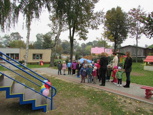 Grafika #5: 14.10.2015 - Otwarcie nowego placu zabaw
