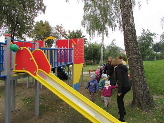 Grafika #7: 14.10.2015 - Otwarcie nowego placu zabaw