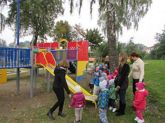 Grafika #8: 14.10.2015 - Otwarcie nowego placu zabaw