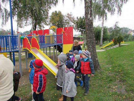 Grafika #9: 14.10.2015 - Otwarcie nowego placu zabaw