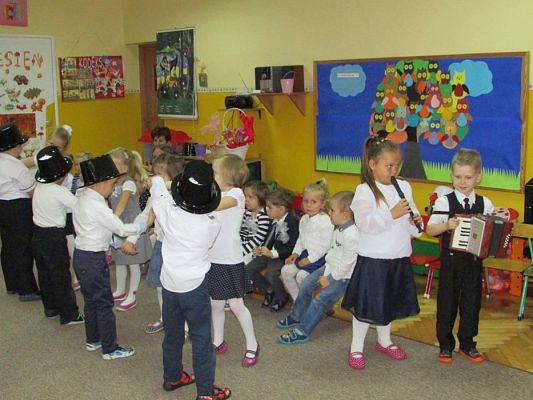 Grafika #2: 13.10.2015-Dzień Edukacji Narodowej, Pasowanie na przedszkolaka cz.II