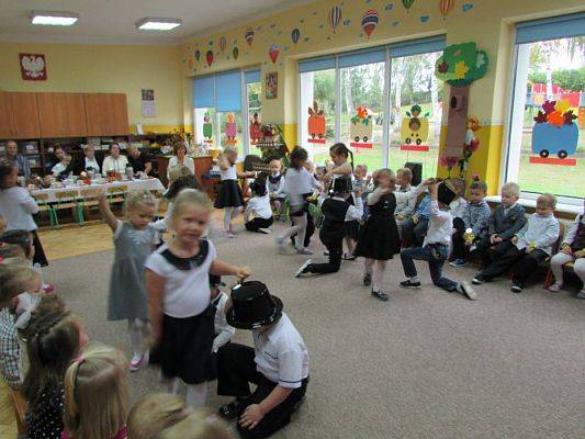 Grafika #8: 13.10.2015-Dzień Edukacji Narodowej, Pasowanie na przedszkolaka cz.II