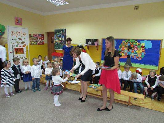 Grafika #41: 13.10.2015-Dzień Edukacji Narodowej, Pasowanie na przedszkolaka cz.II