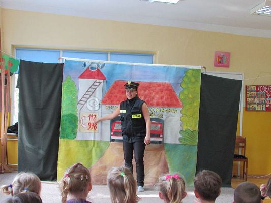 Grafika #22: 12.10.2015 - Przedstawienie teatralne pt. "Wojtek strażak"