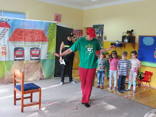 Grafika #24: 12.10.2015 - Przedstawienie teatralne pt. "Wojtek strażak"