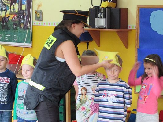 Grafika #27: 12.10.2015 - Przedstawienie teatralne pt. "Wojtek strażak"